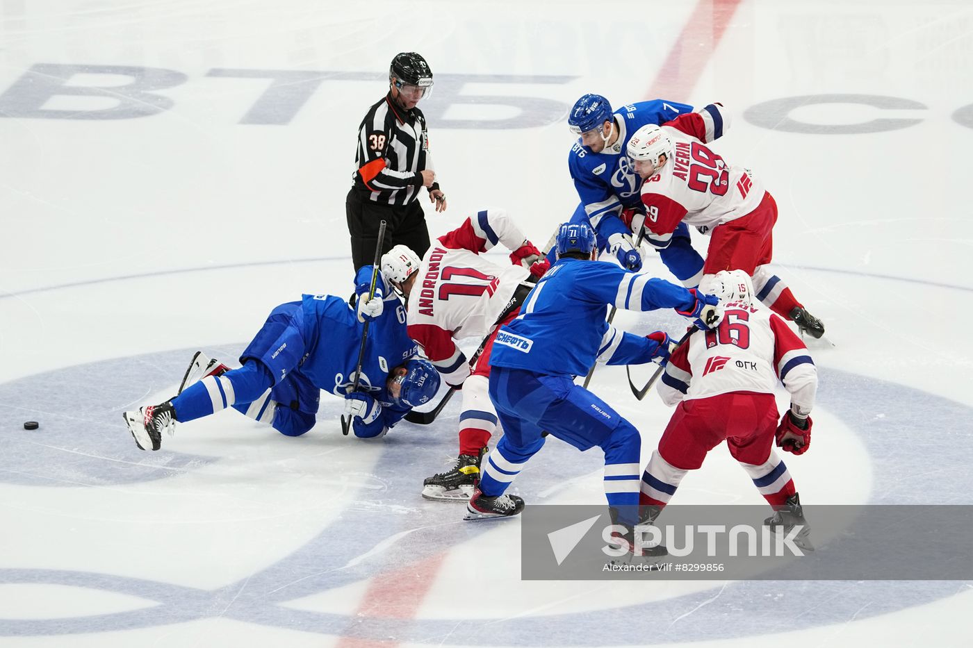 Russia Ice Hockey Kontinental League Dynamo - Lokomotiv