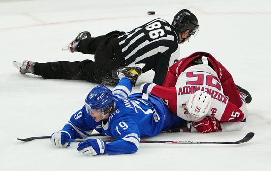 Russia Ice Hockey Kontinental League Dynamo - Lokomotiv