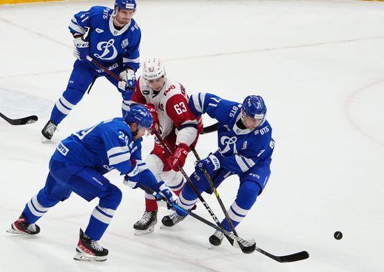 Russia Ice Hockey Kontinental League Dynamo - Lokomotiv