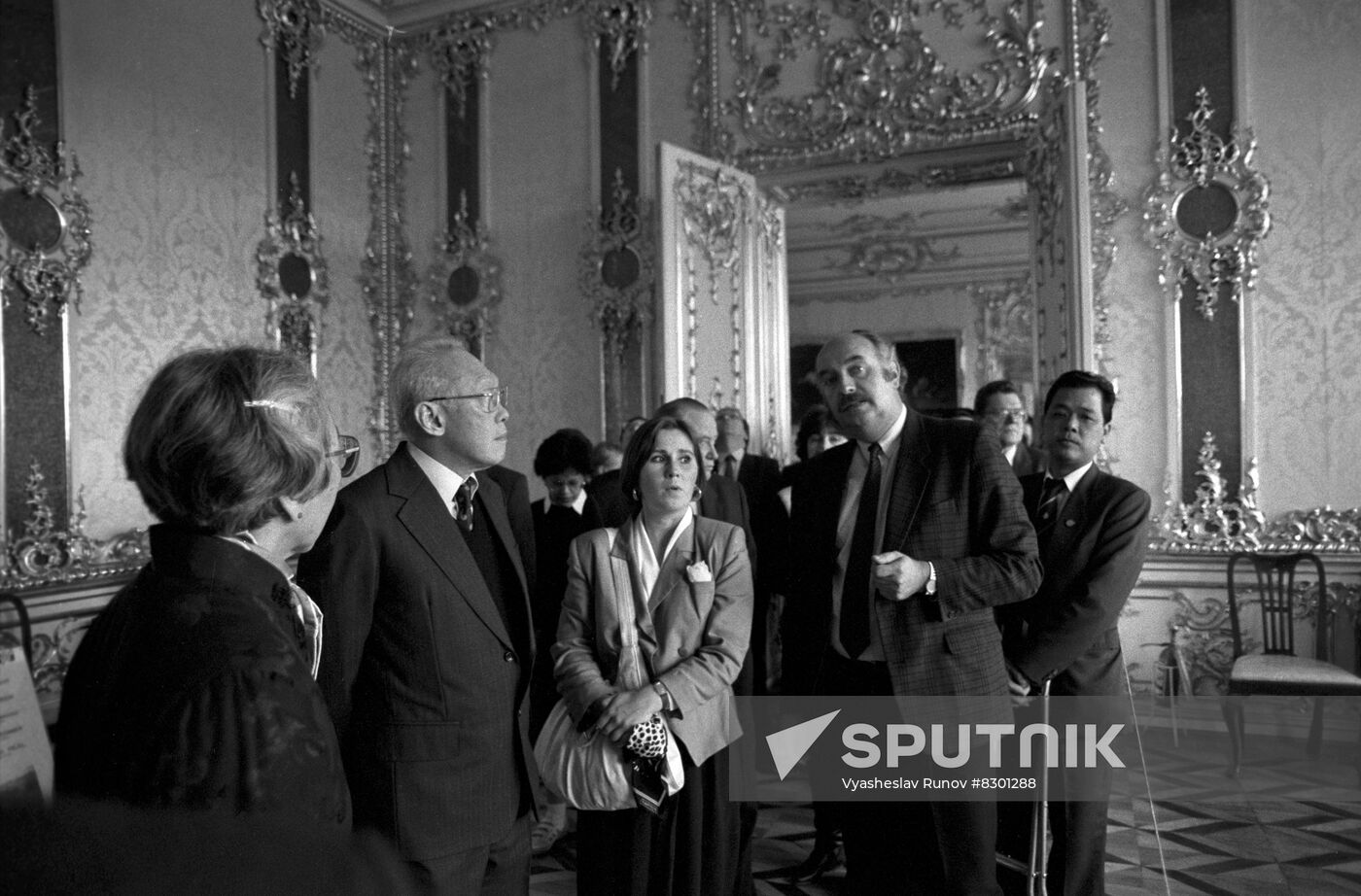 Singaporean Prime Minister Lee Kuan Yew visits USSR