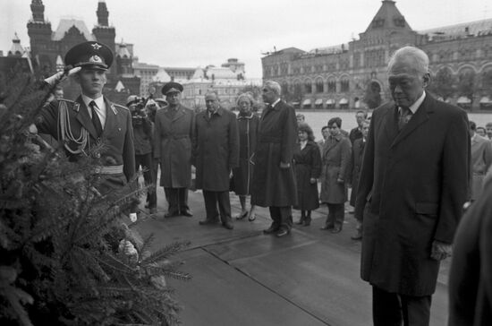 Singaporean Prime Minister Lee Kuan Yew visits USSR