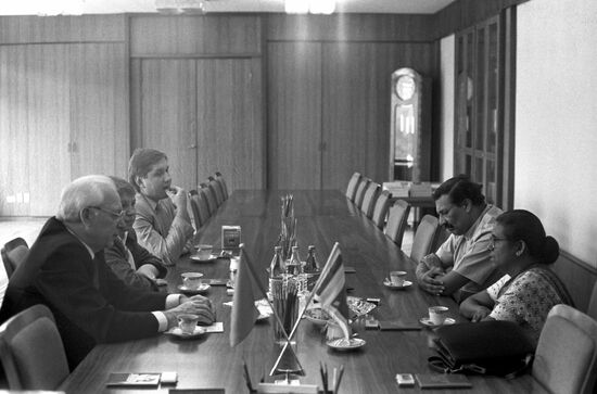 Sri Lankan delegation visits USSR