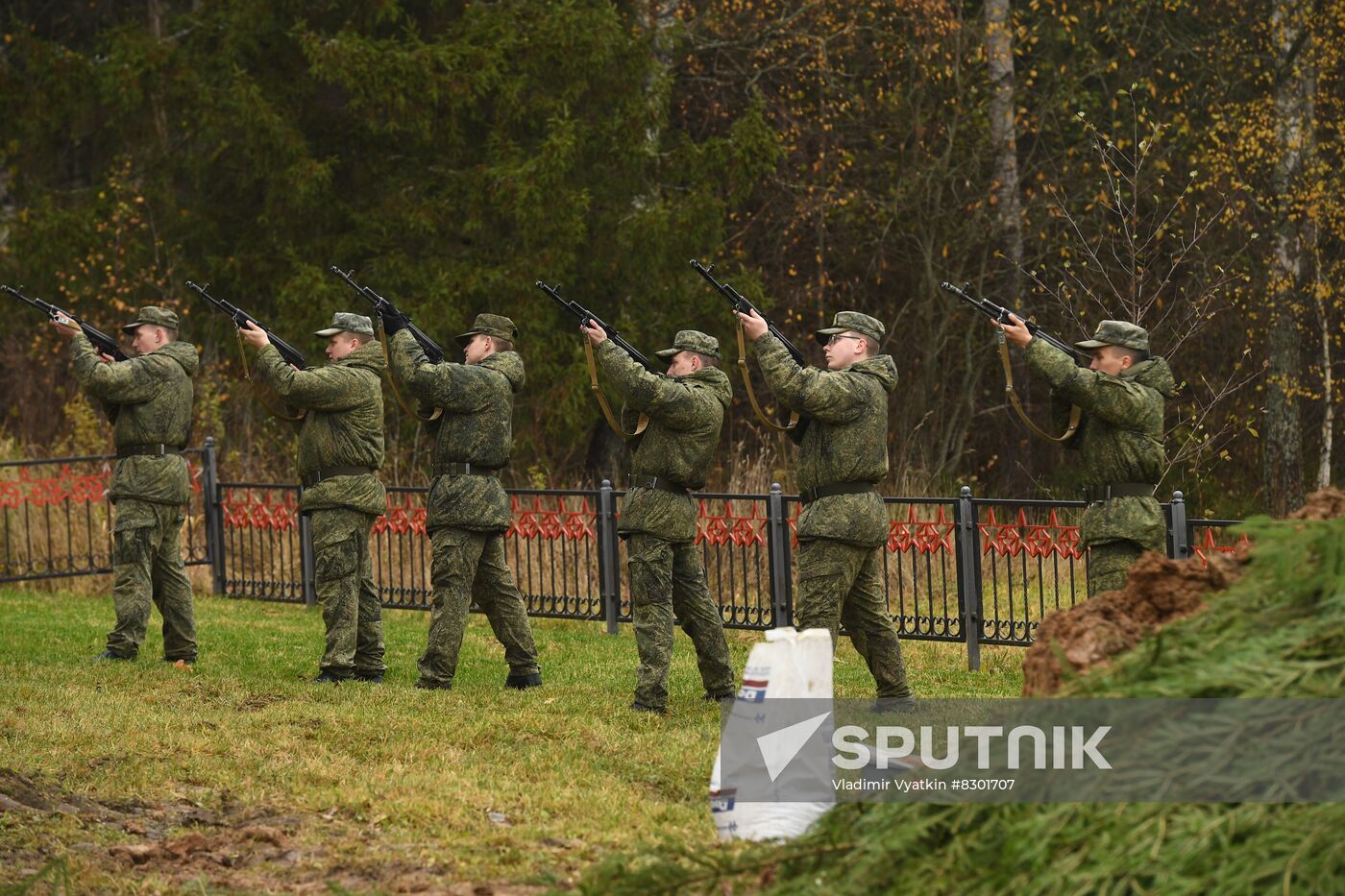 Russia WWII Soviet Soldiers Reburial