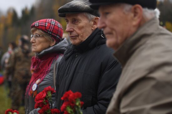 Russia WWII Soviet Soldiers Reburial