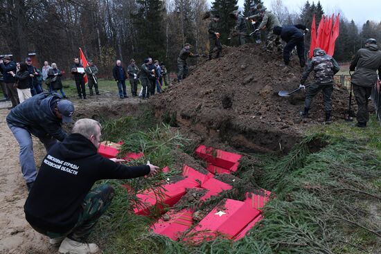 Russia WWII Soviet Soldiers Reburial