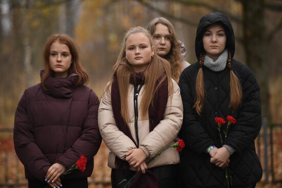 Russia WWII Soviet Soldiers Reburial