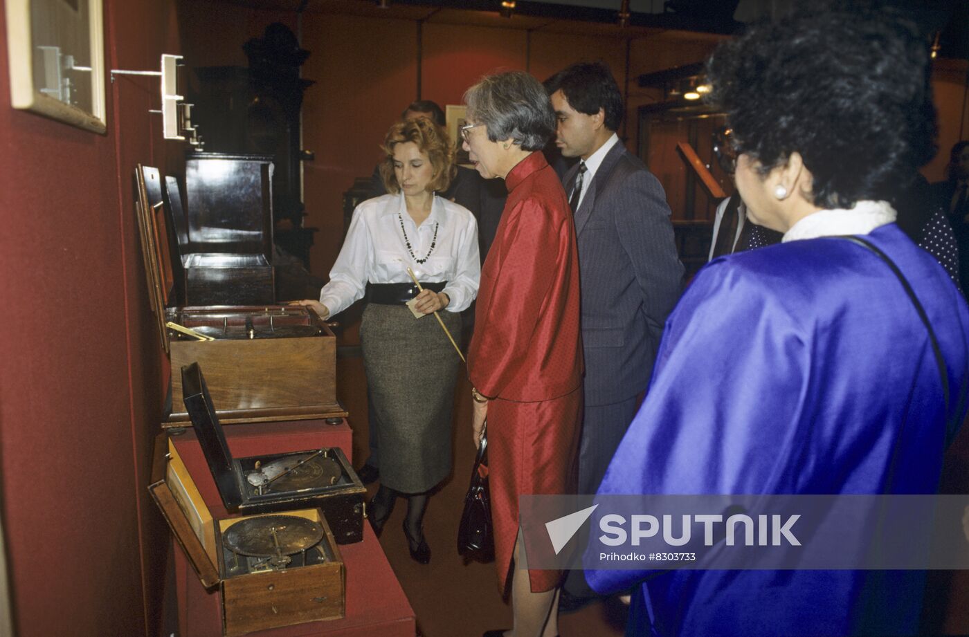 Singaporean Prime Minister Lee Kuan Yew visits USSR