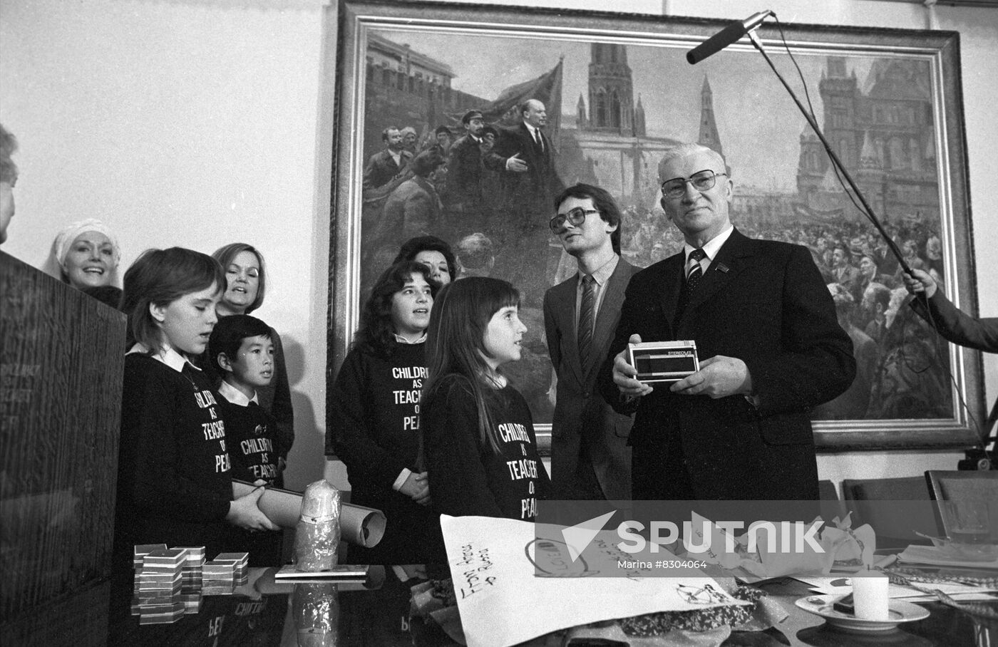 Delegation of Children as Teachers of Peace organization visits USSR