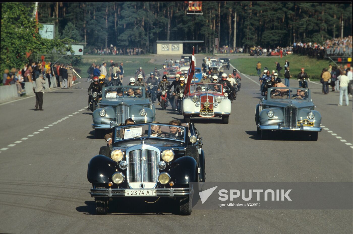 International rally of vintage cars and motorcycles in Riga