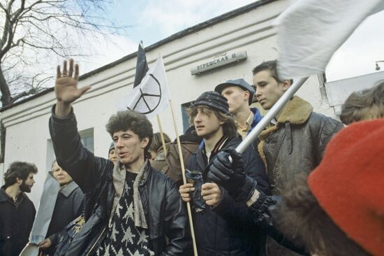 Picket at assembly point of USSR Ministry of Defense