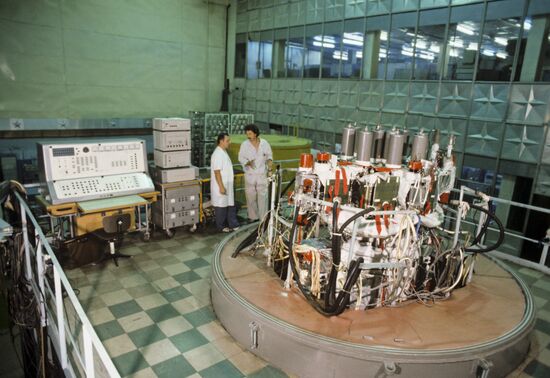 Testing station