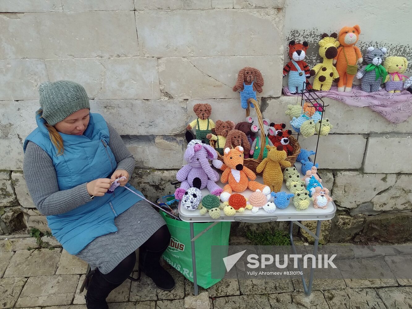 Knitted toy maker from Kolomna