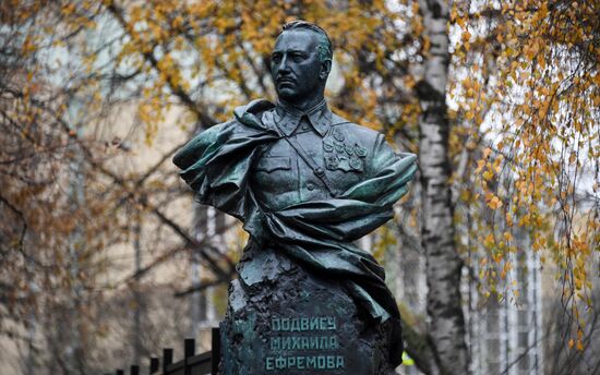 Russia WWII Soviet Commander Monument