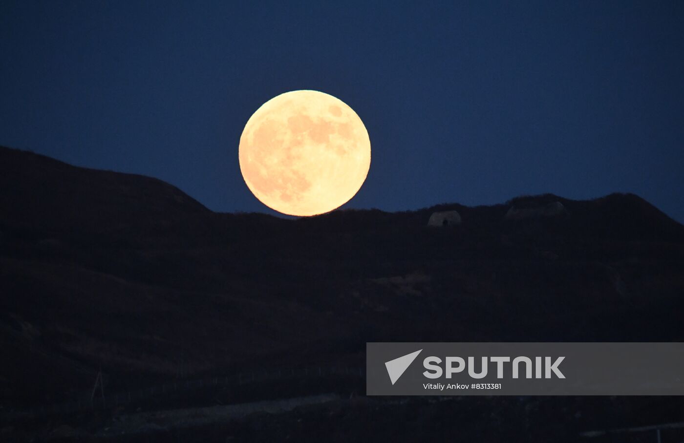 Russia Total Lunar Eclipse