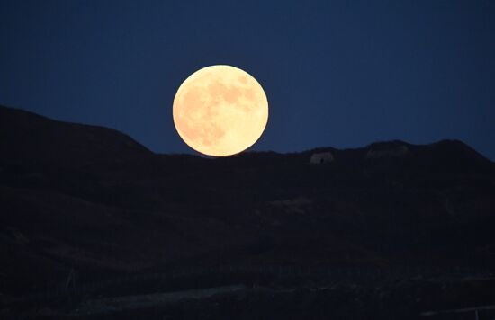 Russia Total Lunar Eclipse