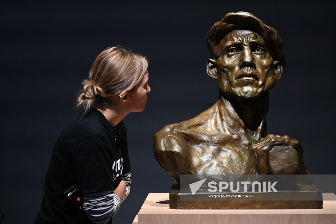 Russia Sculpture Art Shadr Exhibition