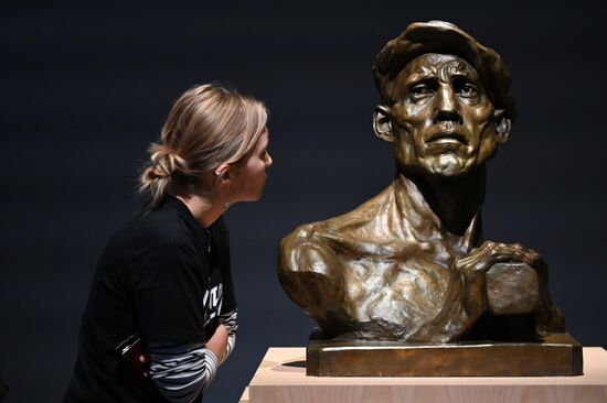 Russia Sculpture Art Shadr Exhibition