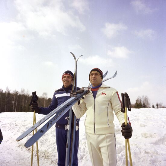 From right: Indian cosmonauts Rakesh Sharma and Ravish Malhotra