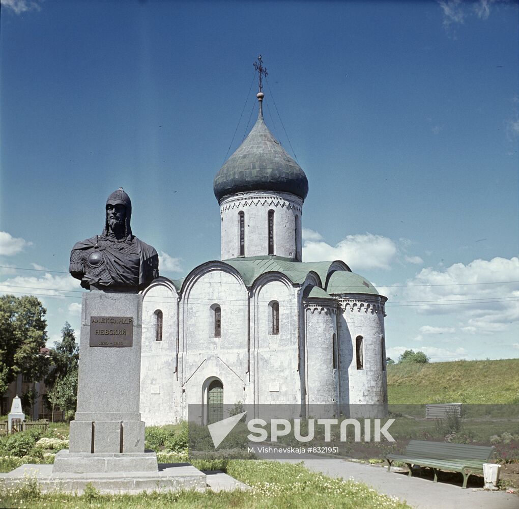 Monument to Alexander Nevsky in Pereyaskavl-Zalessky