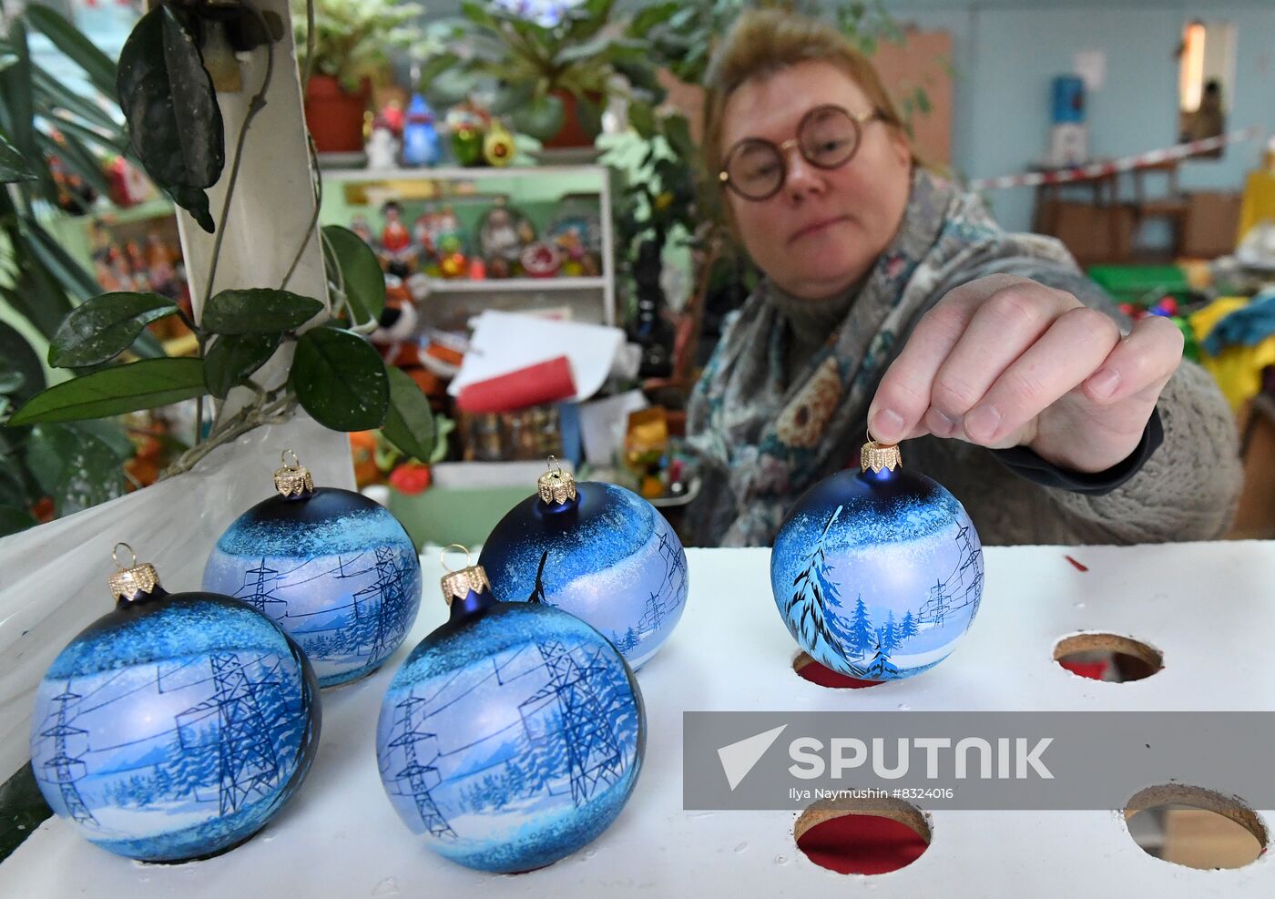 Russia New Year Season Preparations