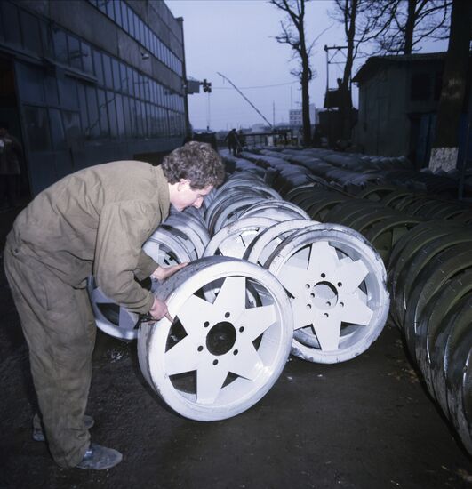 Conversion of 1990s Soviet military-industrial complex