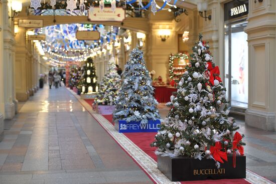 Russia New Year Season Preparations