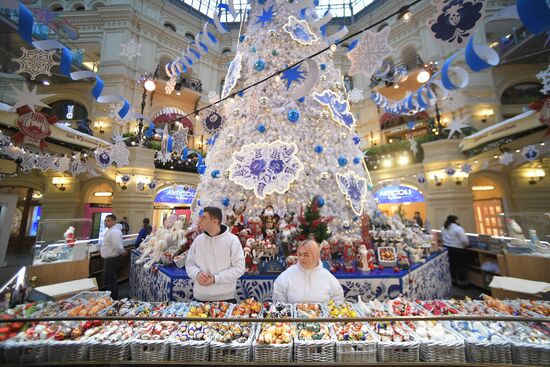 Russia New Year Season Preparations