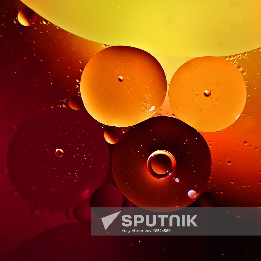 High-resolution photos of water and sunflower oil