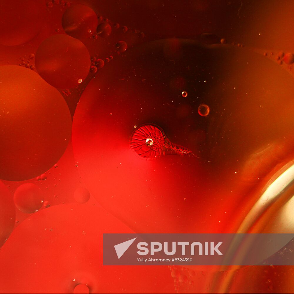 High-resolution photos of water and sunflower oil