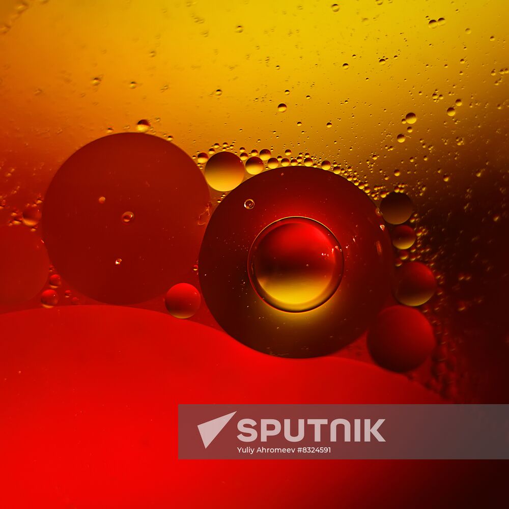 High-resolution photos of water and sunflower oil