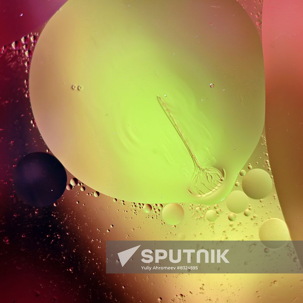 High-resolution photos of water and sunflower oil