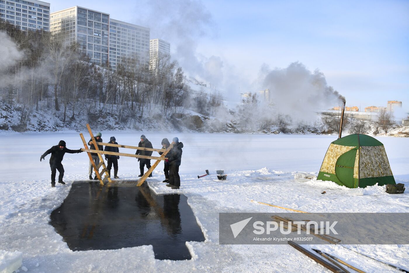 Russia Winter Swimming