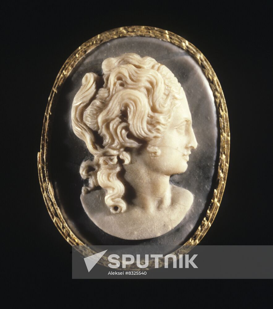 Hermitage cameo collection