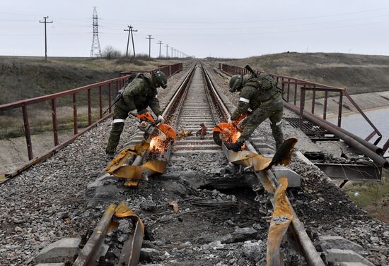 Russia Ukraine Military Operation Railway Troops