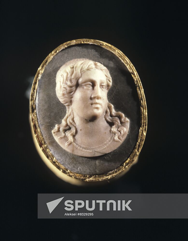 Hermitage cameo collection