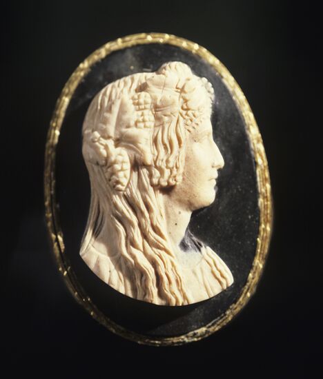 Hermitage cameo collection