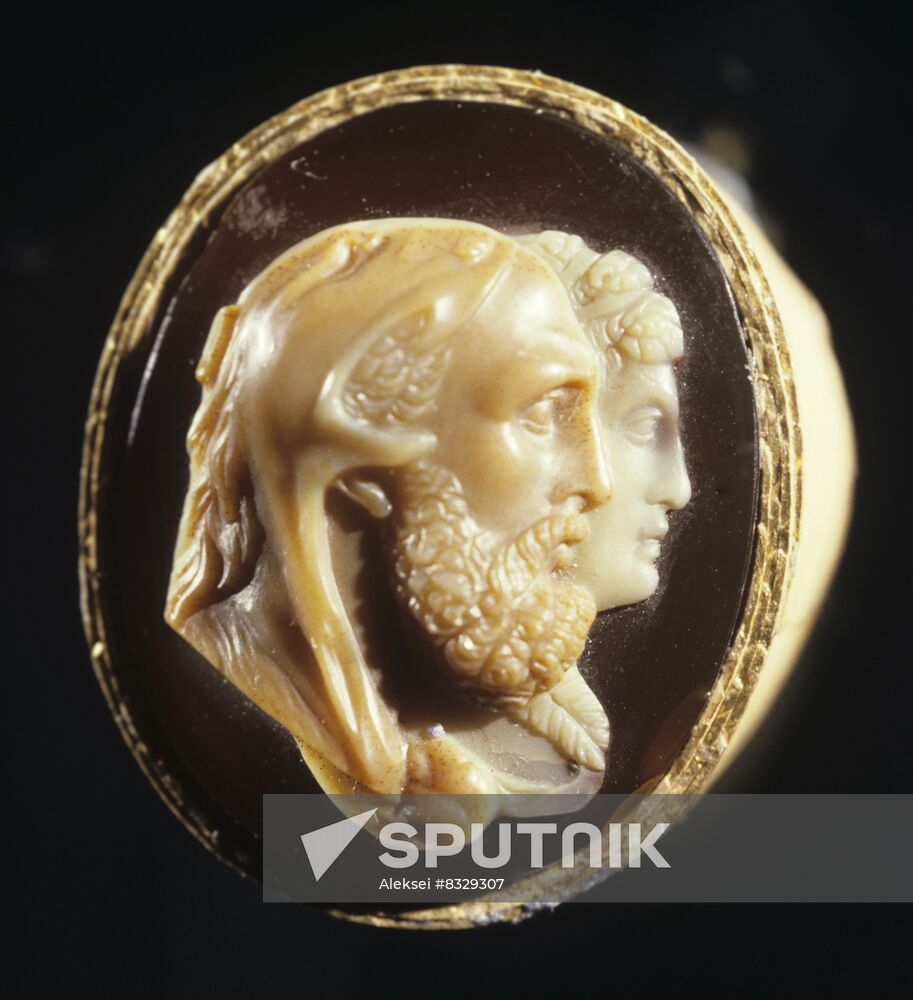 Hermitage cameo collection