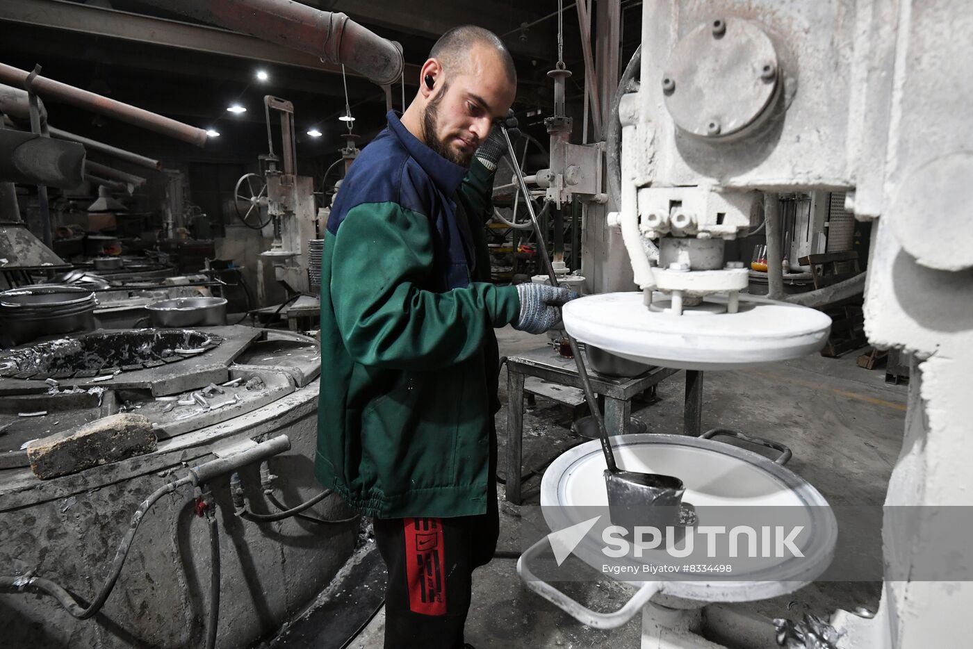 Russia Ukraine Military Operation Cookware Production