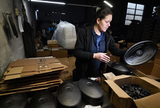 Russia Ukraine Military Operation Cookware Production