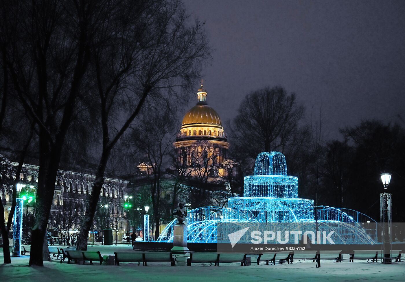 Russia New Year Season Preparations
