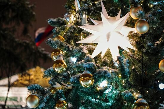 Russia New Year Season Preparations