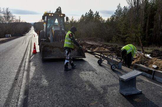 Russia Ukraine Military Operation Motorway Repair