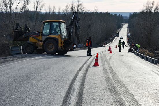 Russia Ukraine Military Operation Motorway Repair
