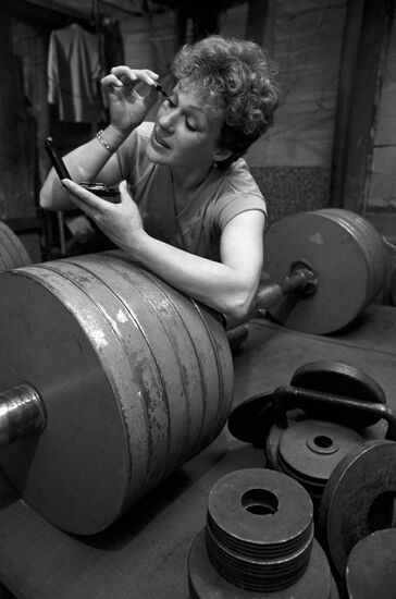 Soviet weightlifter Lidia Rybakova