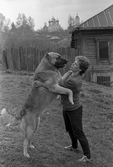Soviet weightlifter Lidia Rybakova
