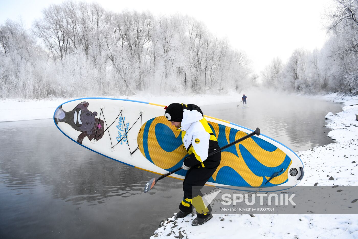 Russia Winter SUP Surfing