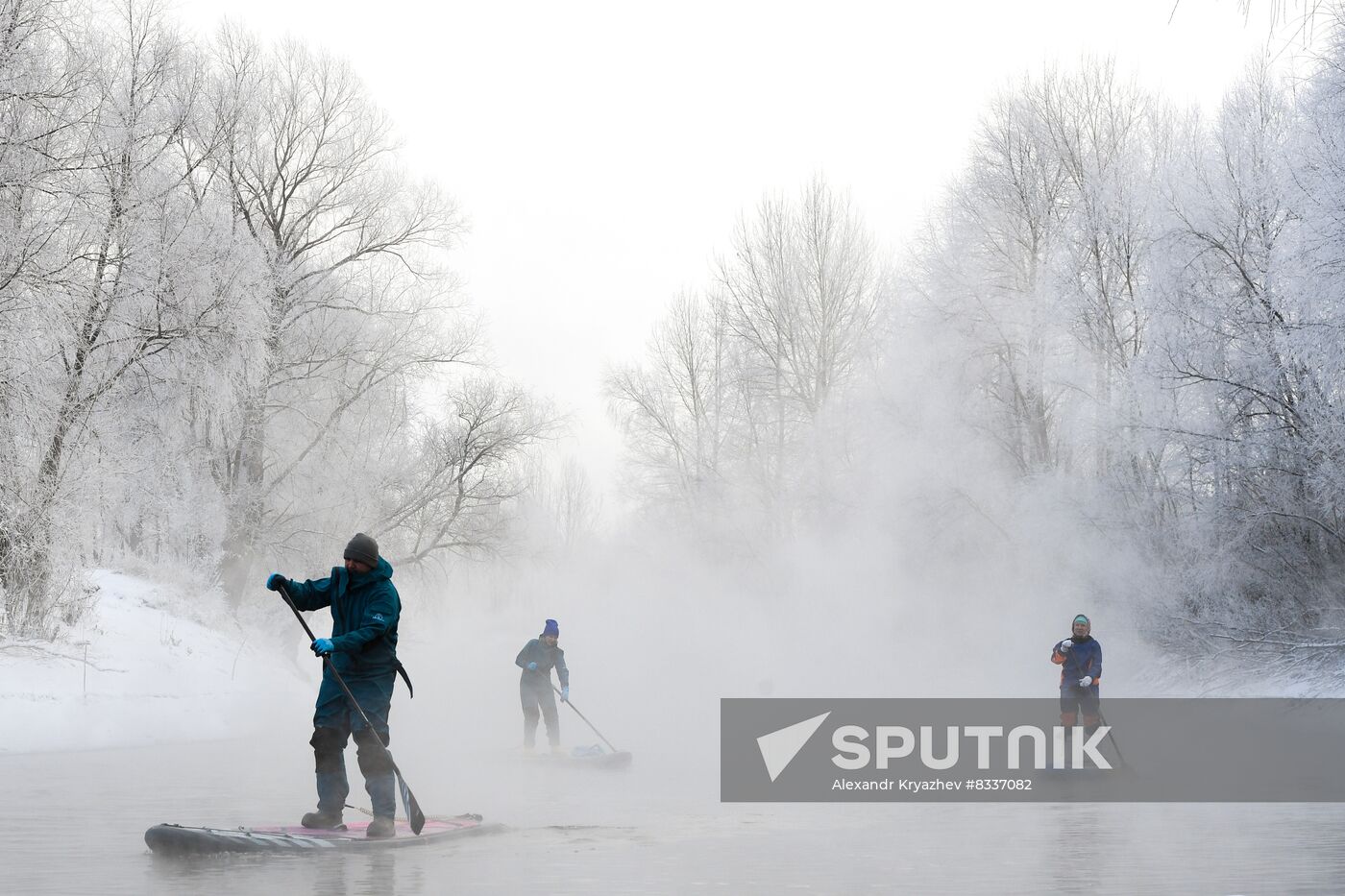 Russia Winter SUP Surfing