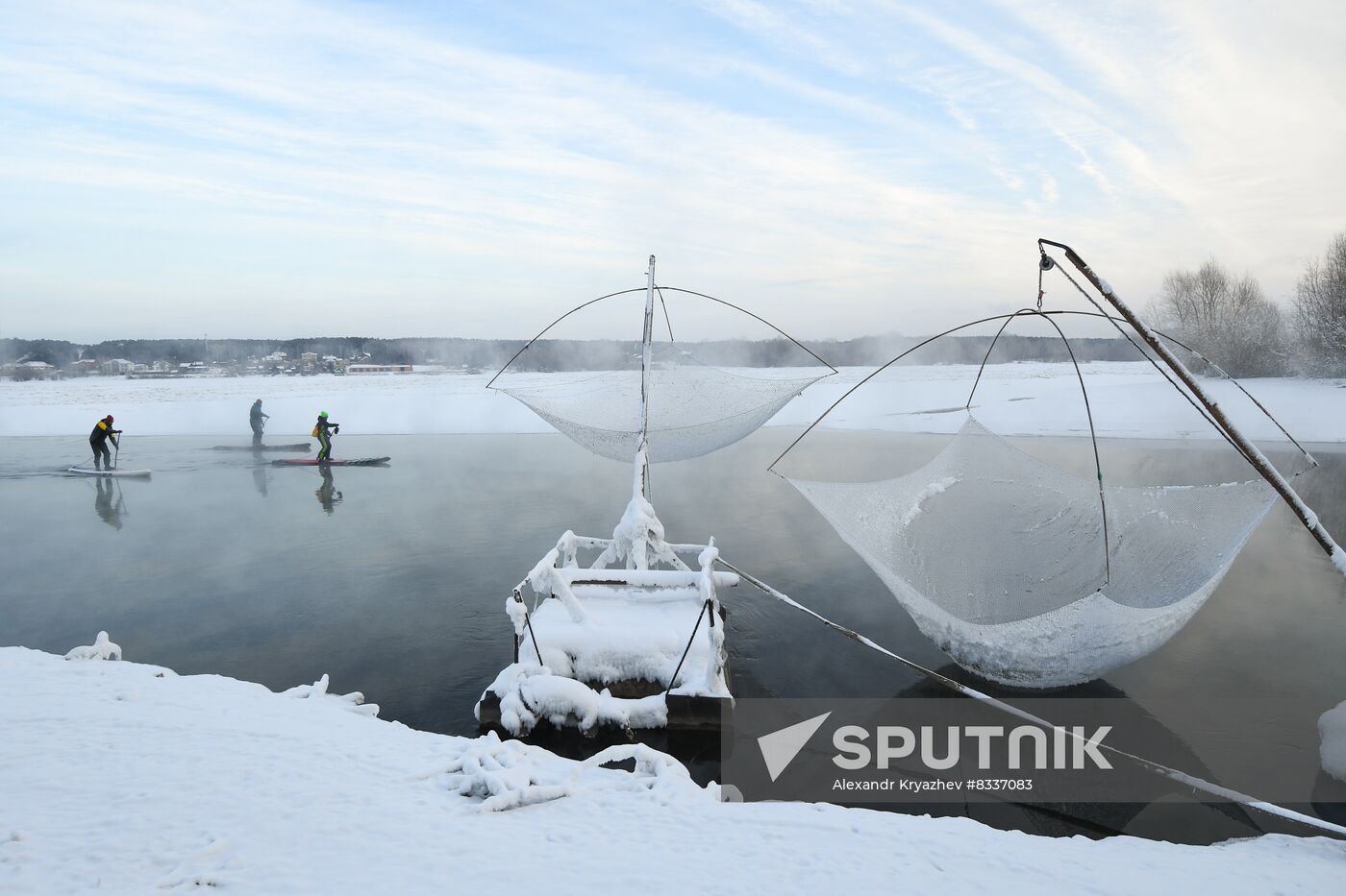 Russia Winter SUP Surfing