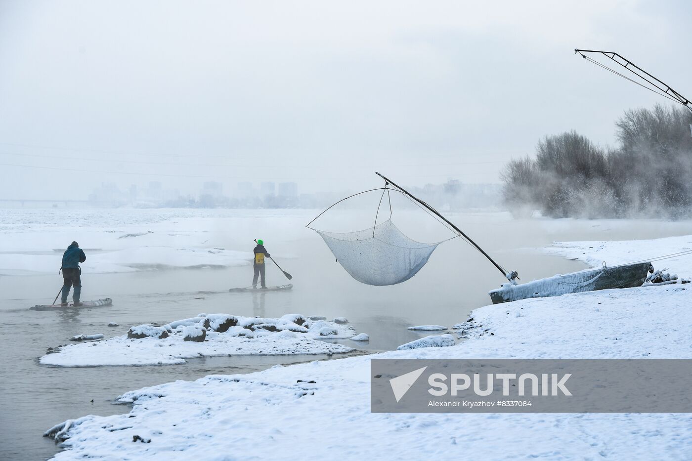 Russia Winter SUP Surfing