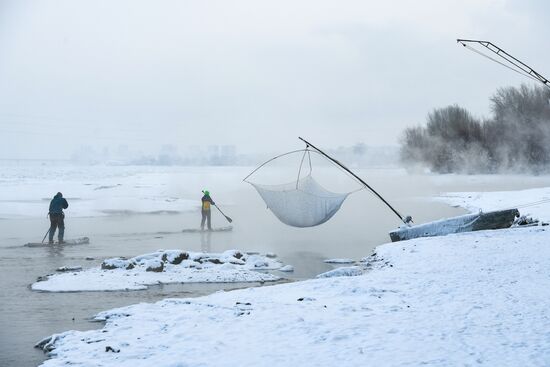 Russia Winter SUP Surfing